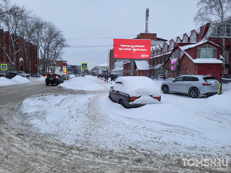 Мастера томской парковки: ранние «подснежники» или памятник героям стоянки