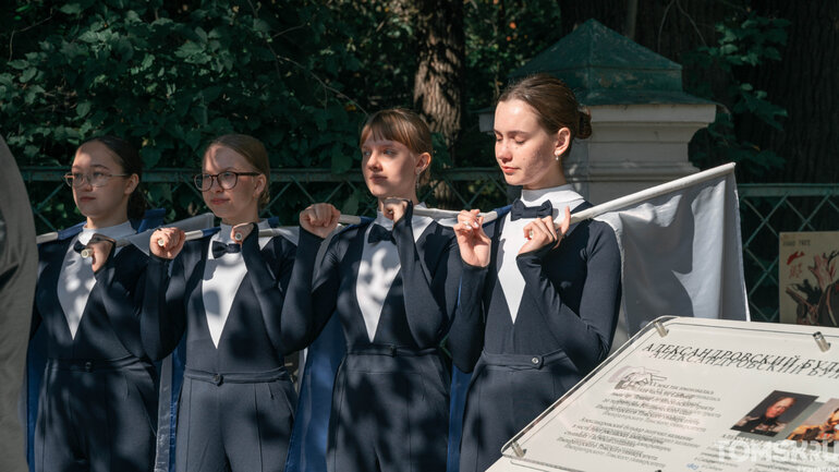 Новые спектакли, отмена супермурала и концерт в Ватикане: культурные итоги года от Tomsk.ru