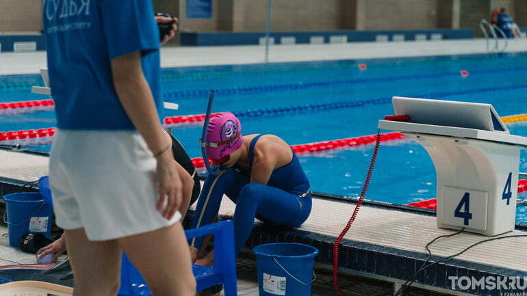 «Снежные ласты» в Томске: показываем, как проходит турнир по плаванию