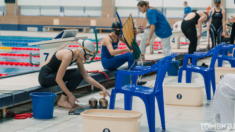 «Снежные ласты» в Томске: показываем, как проходит турнир по плаванию