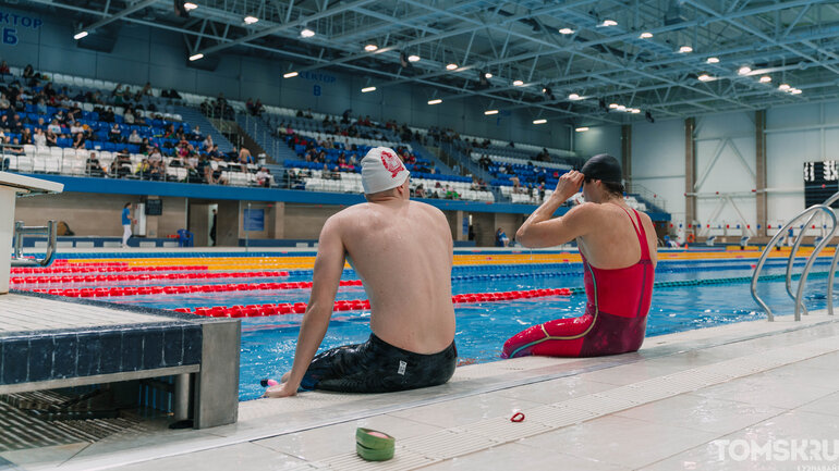 «Снежные ласты» в Томске: показываем, как проходит турнир по плаванию