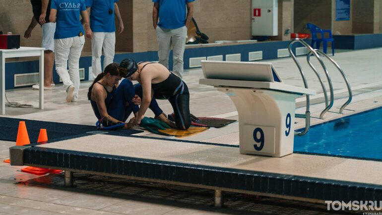 «Снежные ласты» в Томске: показываем, как проходит турнир по плаванию