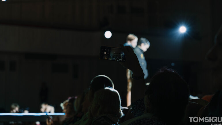 Одежда из кожи и бумаги: в Томске прошел новый показ «Особой моды»