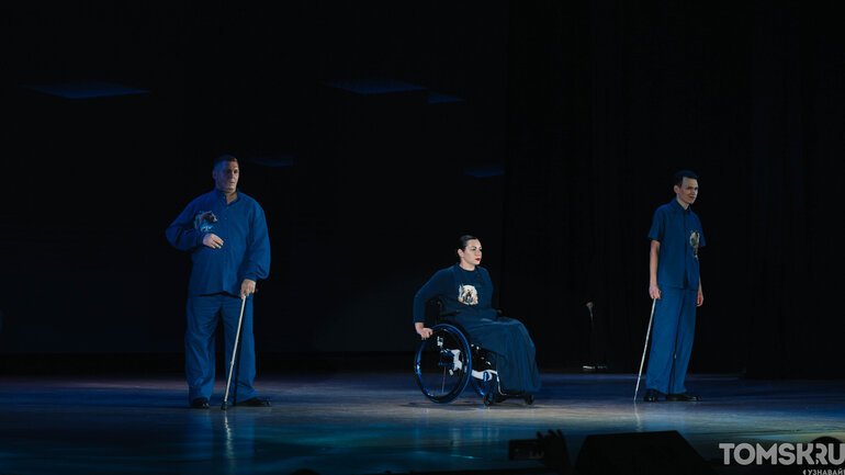 Одежда из кожи и бумаги: в Томске прошел новый показ «Особой моды»