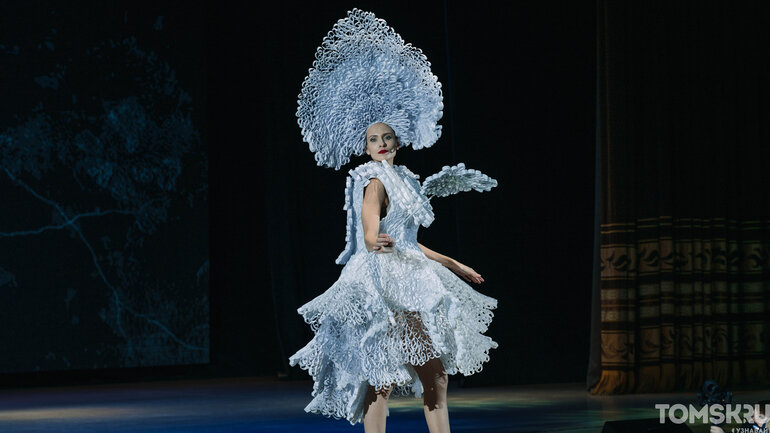 Одежда из кожи и бумаги: в Томске прошел новый показ «Особой моды»