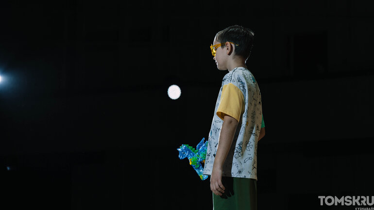 Одежда из кожи и бумаги: в Томске прошел новый показ «Особой моды»