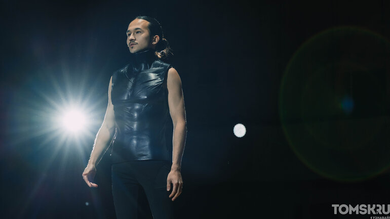 Одежда из кожи и бумаги: в Томске прошел новый показ «Особой моды»