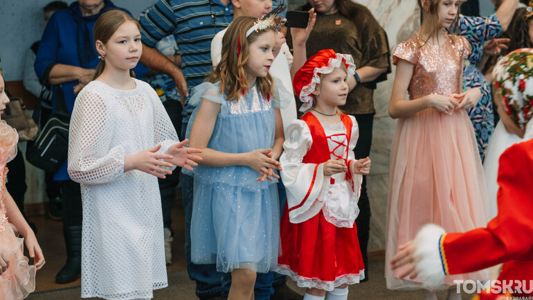 В Томске прошла Елка для детей из приемных и замещающих семей