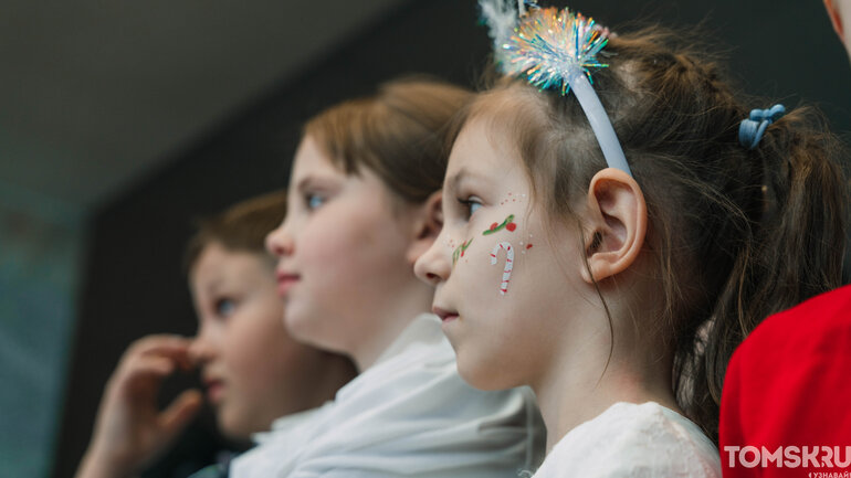 В Томске прошла Елка для детей из приемных и замещающих семей