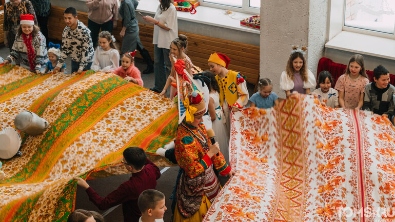 В Томске прошла Елка для детей из приемных и замещающих семей