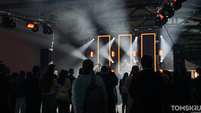 Новые спектакли, отмена супермурала и концерт в Ватикане: культурные итоги года от Tomsk.ru