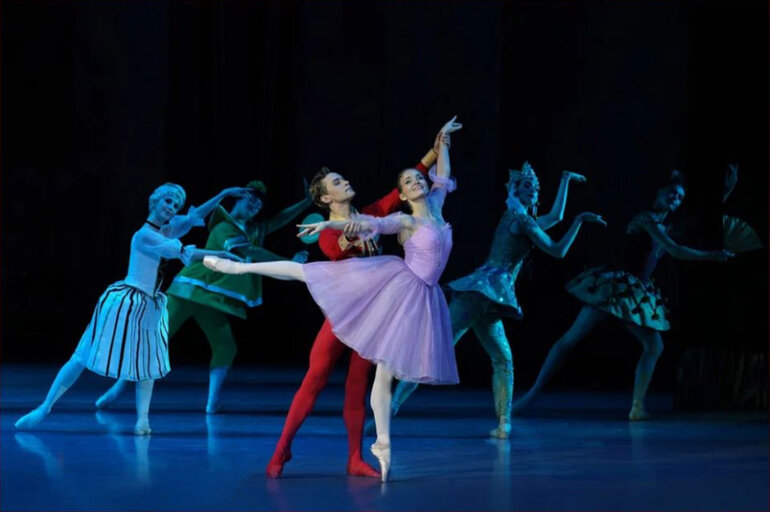 Томичей приглашают в Новосибирск: восемь идей для семейного новогоднего чуда