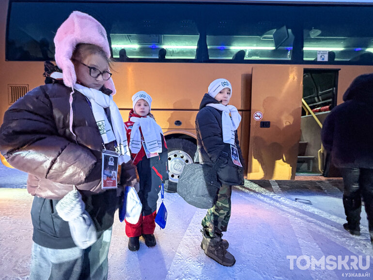 Томские школьники вернулись с главной елки страны в Кремлевском дворце