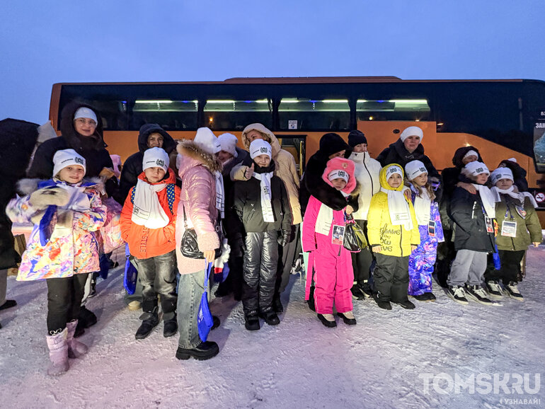Томские школьники вернулись с главной елки страны в Кремлевском дворце