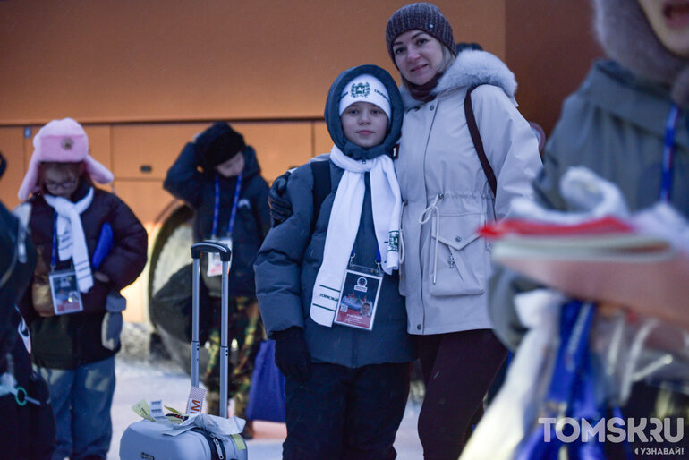 Томские школьники вернулись с главной елки страны в Кремлевском дворце
