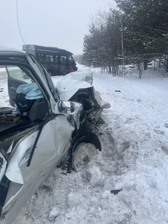 Водитель Suzuki пострадал в лобовом ДТП под Томском