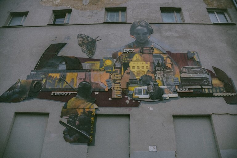 Со стены томского «Киномира» исчез ассамбляж, созданный в рамках фестиваля искусств «мУкА»