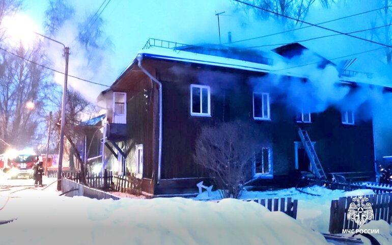 Ребенок, подросток и женщина пострадали в пожаре на Профсоюзной в Томске