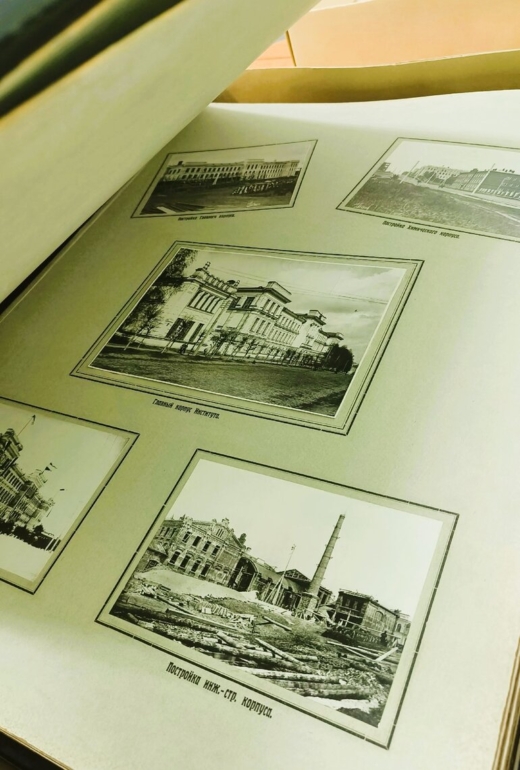 В Томске отреставрировали вековой 21-килограммовый фотоальбом к юбилею ТПУ