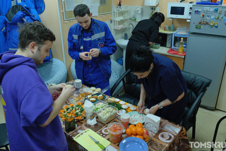Пока город праздновал: томский журналист провел новогоднюю ночь на скорой помощи