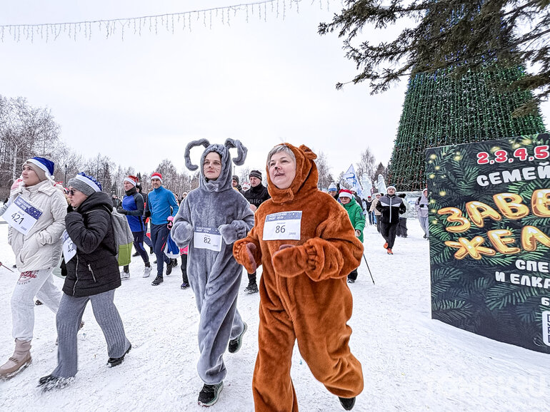 Больше 1000 человек пробежали 2026 метров по центру Томска