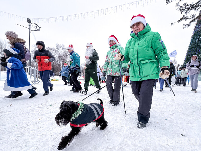 Больше 1000 человек пробежали 2026 метров по центру Томска