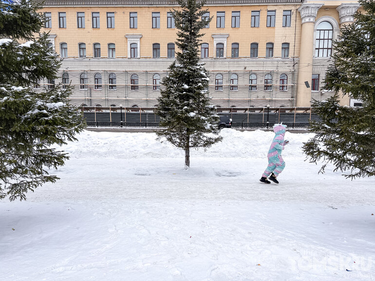 Больше 1000 человек пробежали 2026 метров по центру Томска