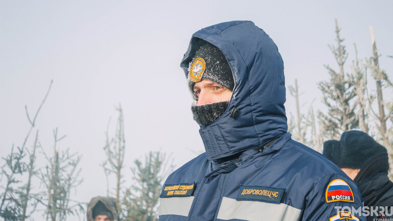 Как томичи в -35°C в крещенскую прорубь окунались — фоторепортаж