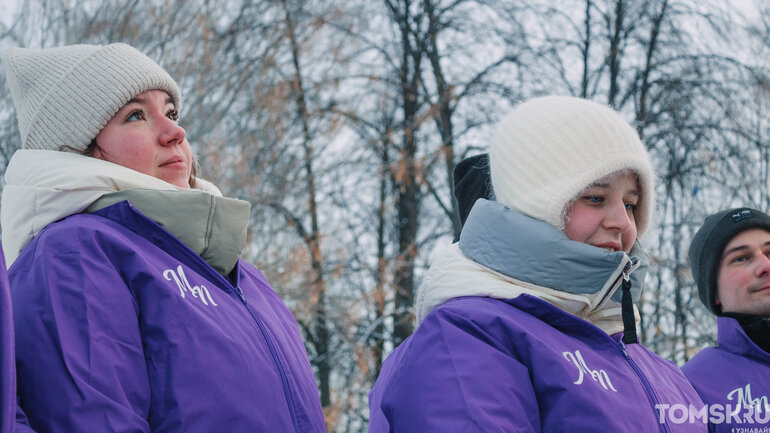 Томичи «утеплили» памятник святой Татьяне в День студента
