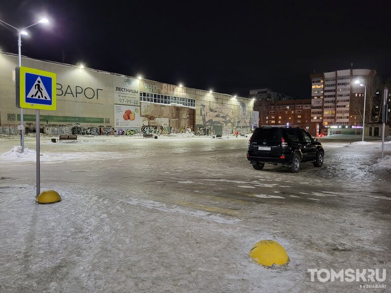 Мастера томской парковки: снежные проблемы или стоянка на «зебре»