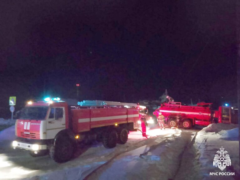 При пожаре в селе Первомайское Томской области пострадала женщина
