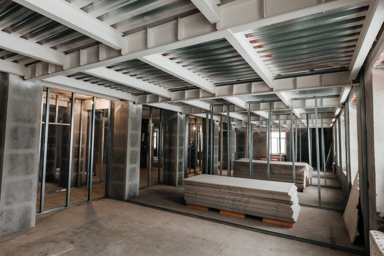 Общежитие ТПУ в стиле советского неоклассицизма отреставрировано на 40%