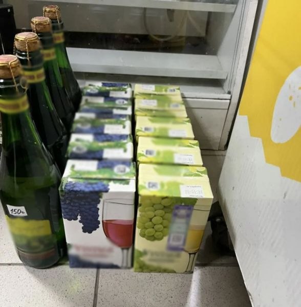 В Томске изъяли около 40 литров нелегального алкоголя из магазина в Карповском