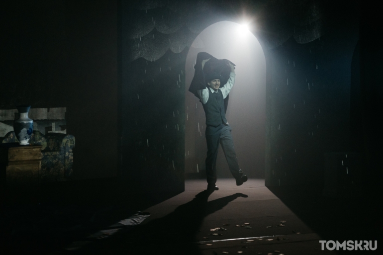 «Обыкновенная история» от ТЮЗа или взрослая сказка от Драмы: театральная афиша Томска