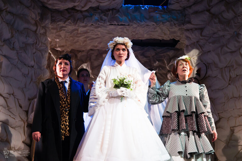 «Роман с кокаином» или «Книга всех вещей»: театральная афиша Томска