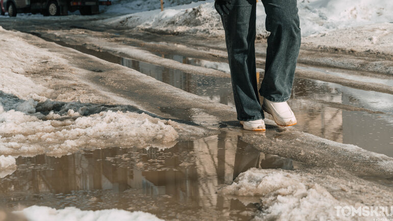 Лужи, слякоть и каша: как Томск переживает оттепель
