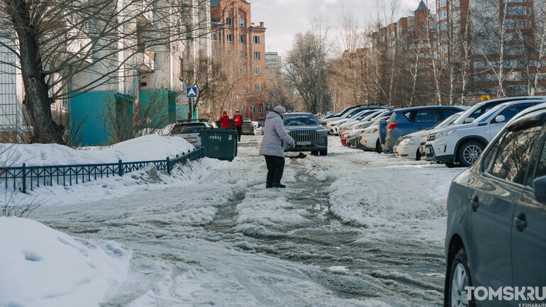 Лужи, слякоть и каша: как Томск переживает оттепель
