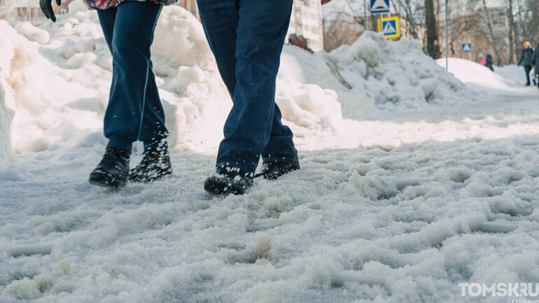 Лужи, слякоть и каша: как Томск переживает оттепель