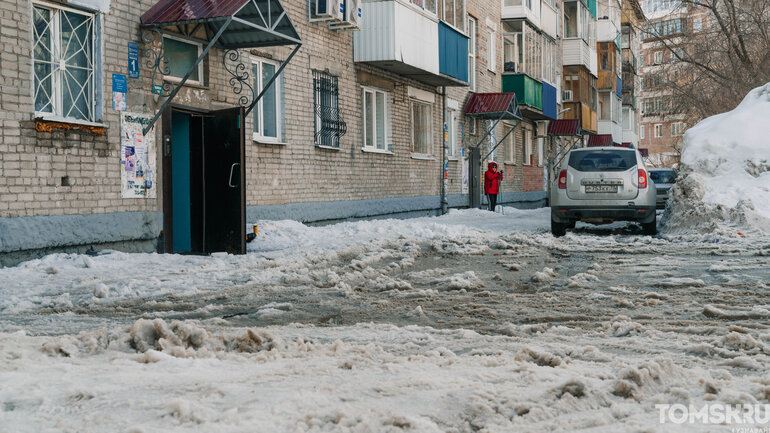 Лужи, слякоть и каша: как Томск переживает оттепель
