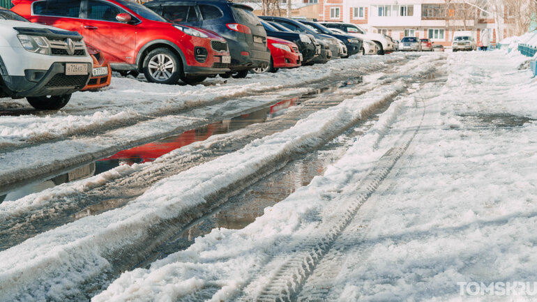 Лужи, слякоть и каша: как Томск переживает оттепель