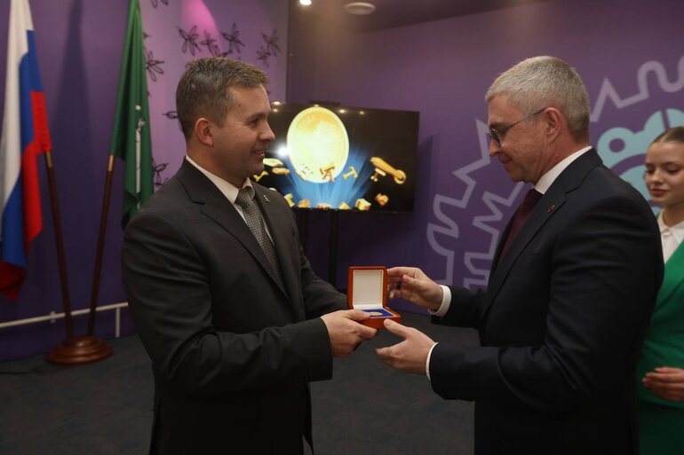 Стела, скейтпарк и тропа здоровья: в Томске наградили меценатов