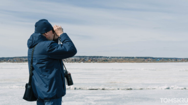 Томичи выходят к реке в ожидании активного ледохода