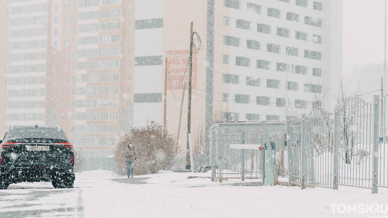 Томск снова укрыло снегом — фоторепортаж из спального района