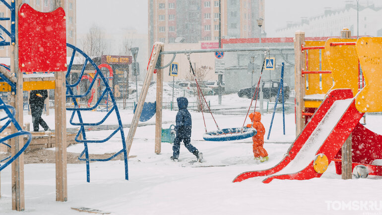 Томск снова укрыло снегом — фоторепортаж из спального района