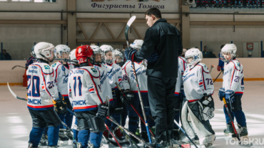 Фетисов в Томске: семикратный чемпион мира встретился с юными хоккеистами