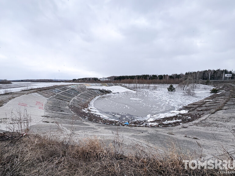 Как в 2024-м? Дамбу под Коммунальным мостом затопило в Томске (фото)