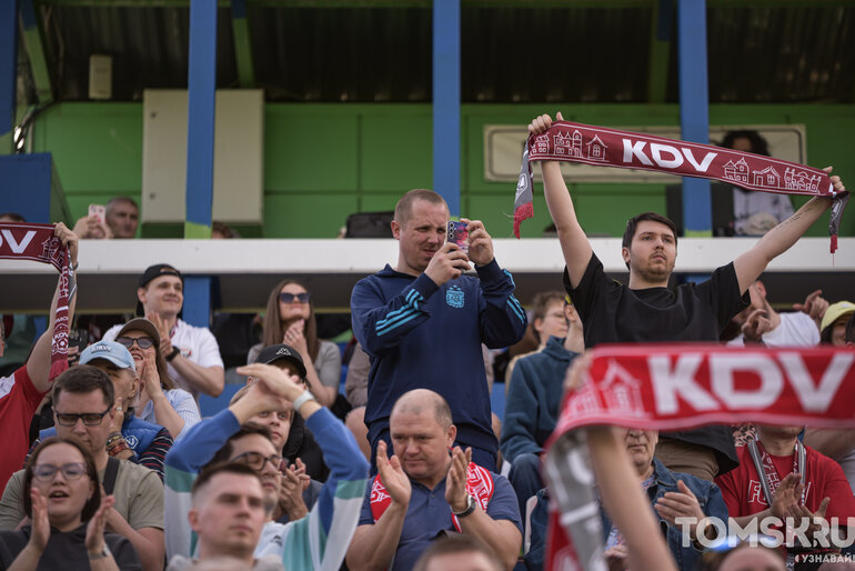 «КДВ» устроил голевую феерию, разгромив «Победу» в Томске
