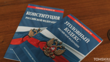 Мошенники заставили ребенка открыть дверь и похитили сбережения из сейфа в Томске