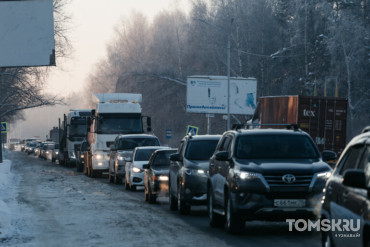 На трассах Томской области ввели весенние ограничения для большегрузов