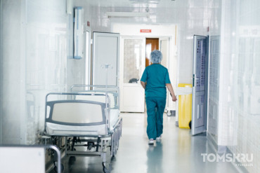 Больницы Томской области перейдут на особый график в майские праздники